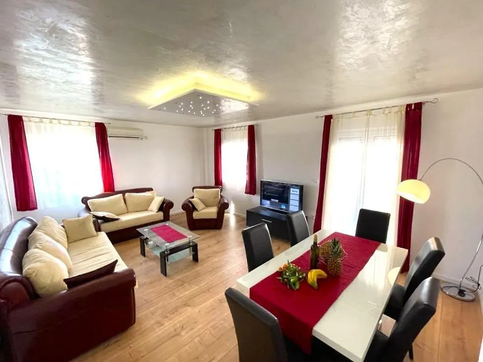 Villa Rudie With 4 Apartments Near The Sea Trogir Croatia