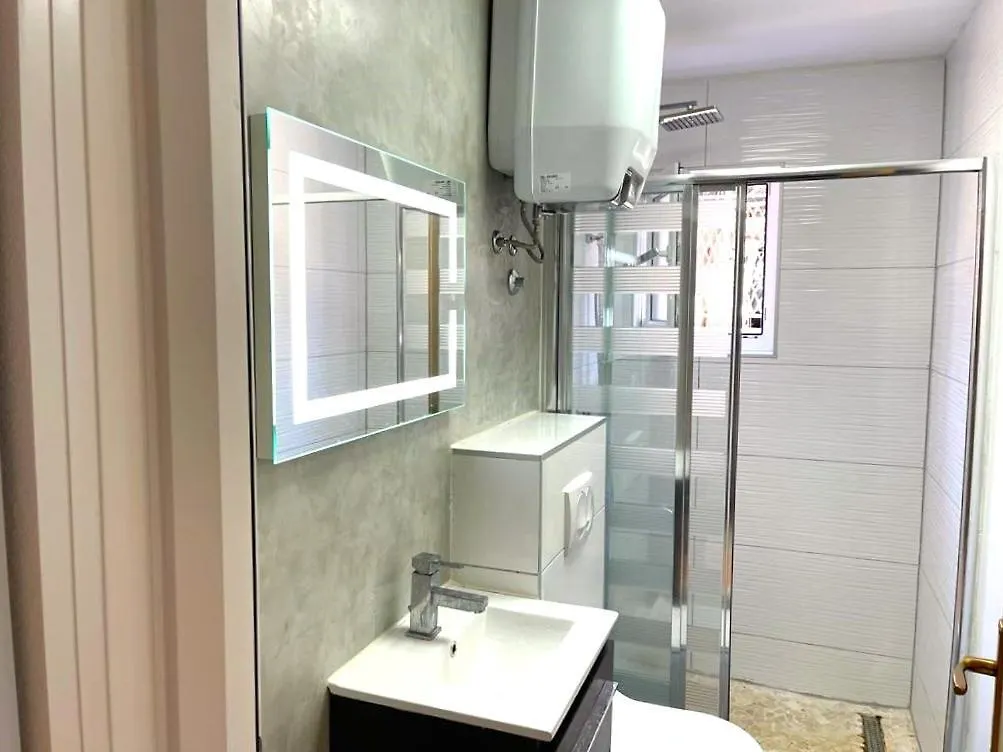 Villa Rudie With 4 Apartments Near The Sea Trogir