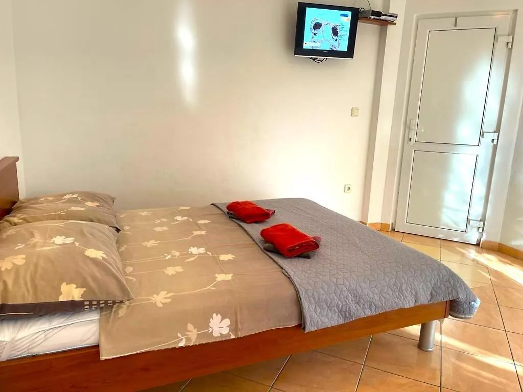 Villa Rudie With 4 Apartments Near The Sea Trogir Croatia