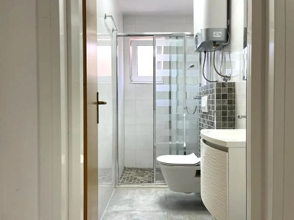 Villa Rudie With 4 Apartments Near The Sea Trogir