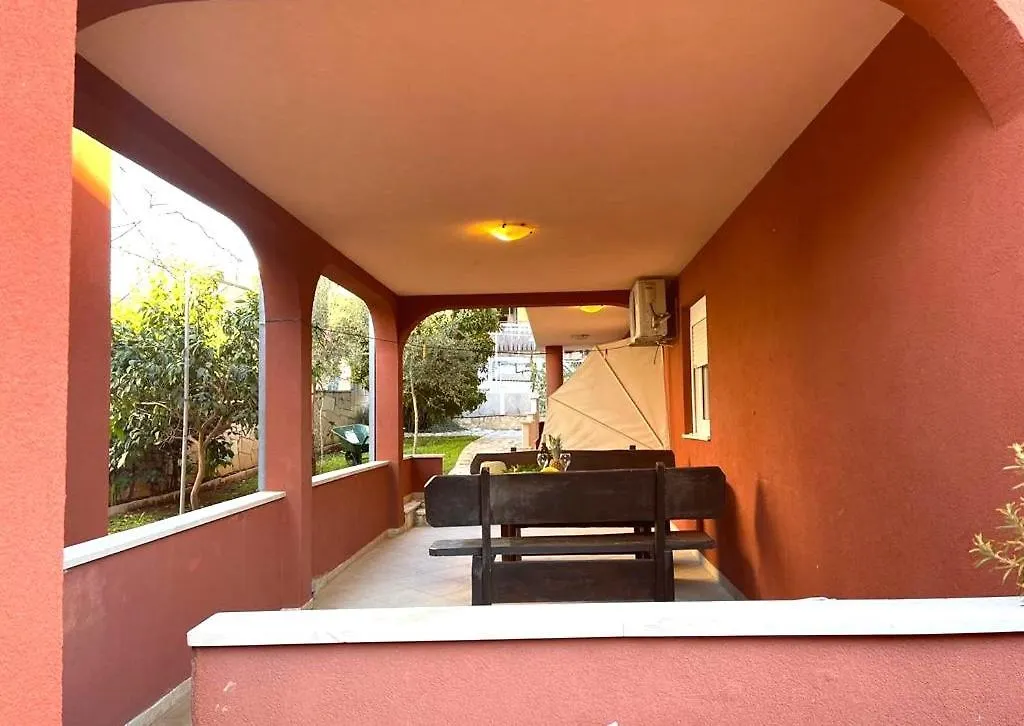 Villa Rudie With 4 Apartments Near The Sea Trogir Croatia