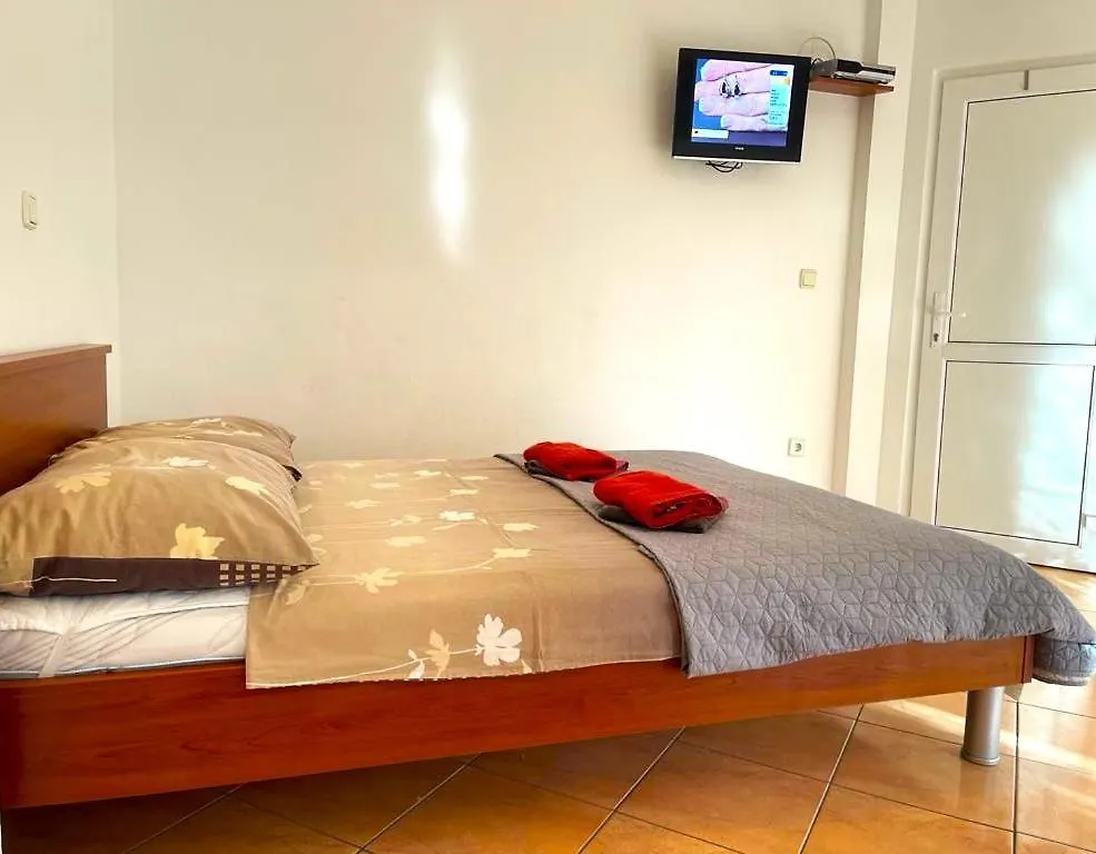 Villa Rudie With 4 Apartments Near The Sea Trogir