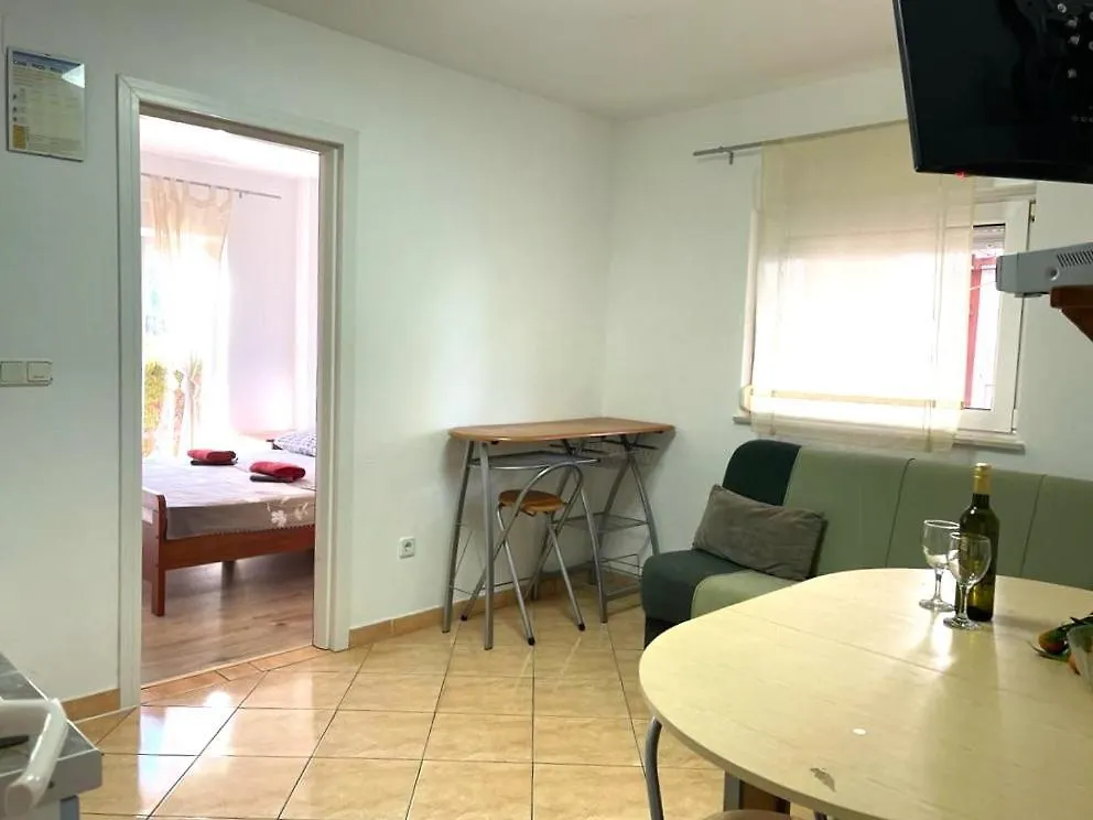 Villa Rudie With 4 Apartments Near The Sea Trogir