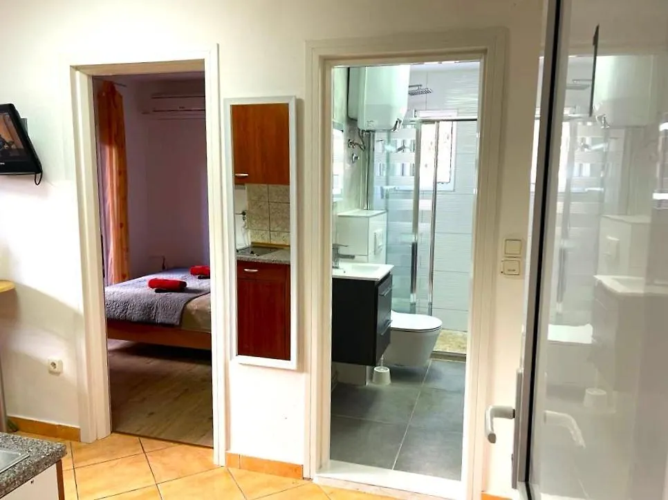 Villa Rudie With 4 Apartments Near The Sea Trogir