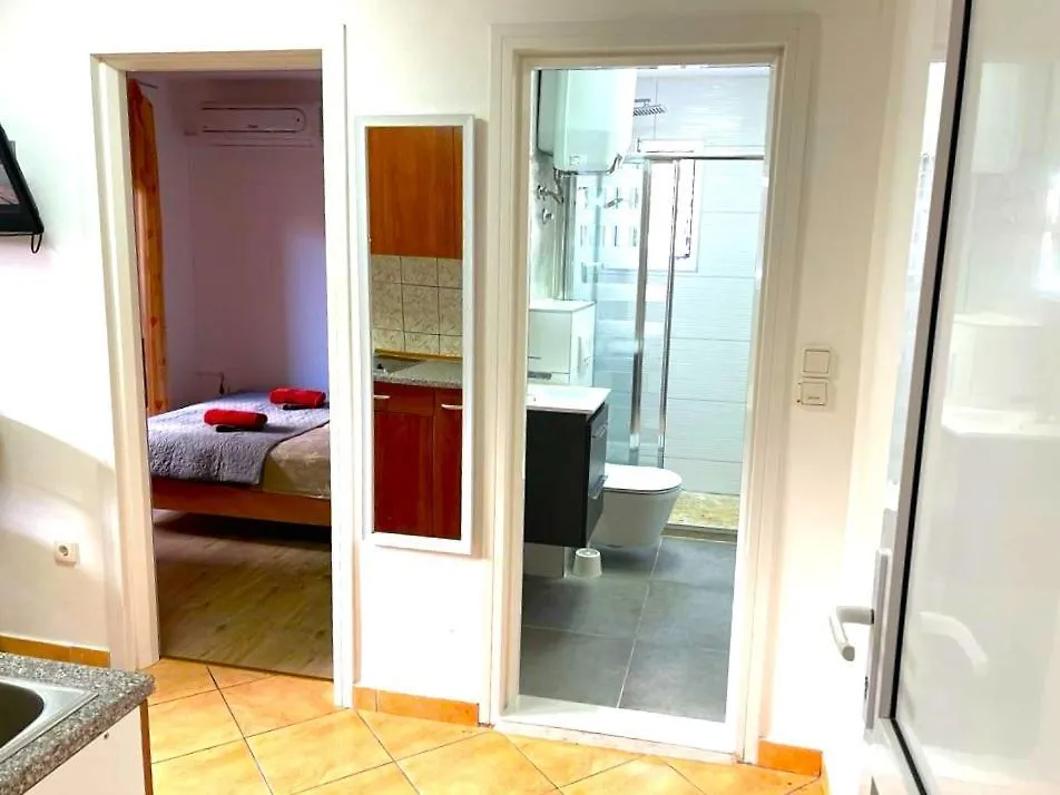 Villa Rudie With 4 Apartments Near The Sea Trogir 0*,
