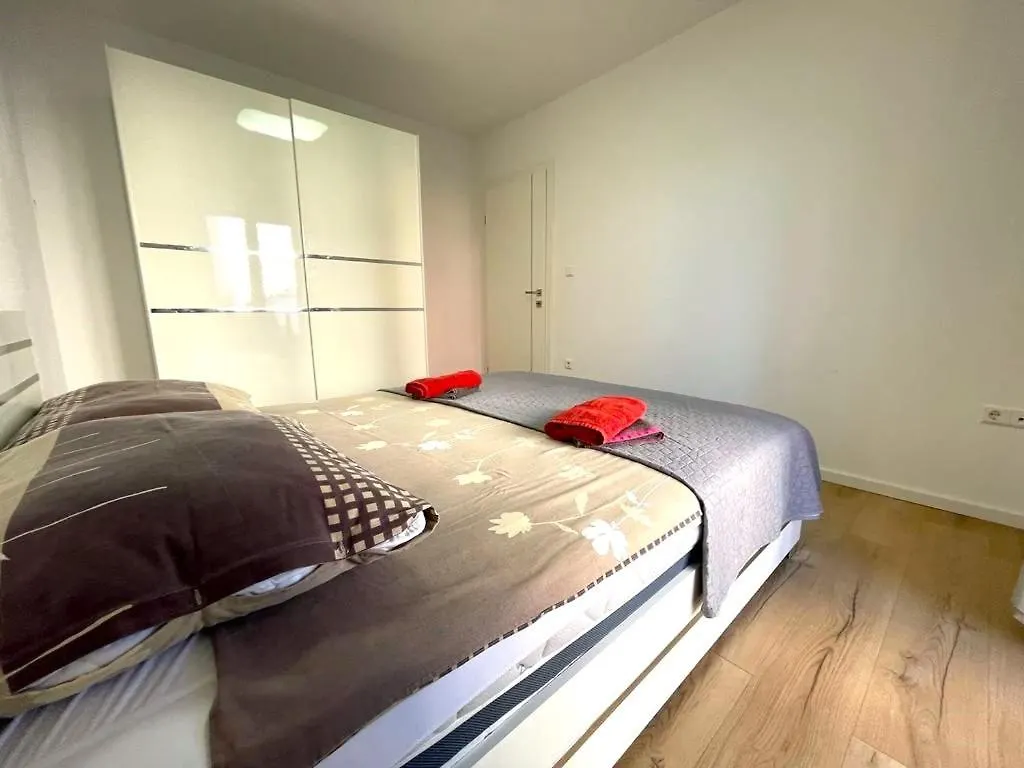 Villa Rudie With 4 Apartments Near The Sea Trogir Croatia