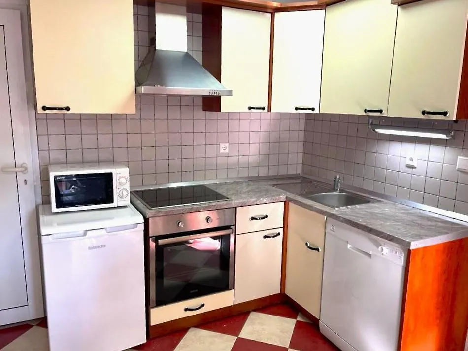 Villa Rudie With 4 Apartments Near The Sea Trogir