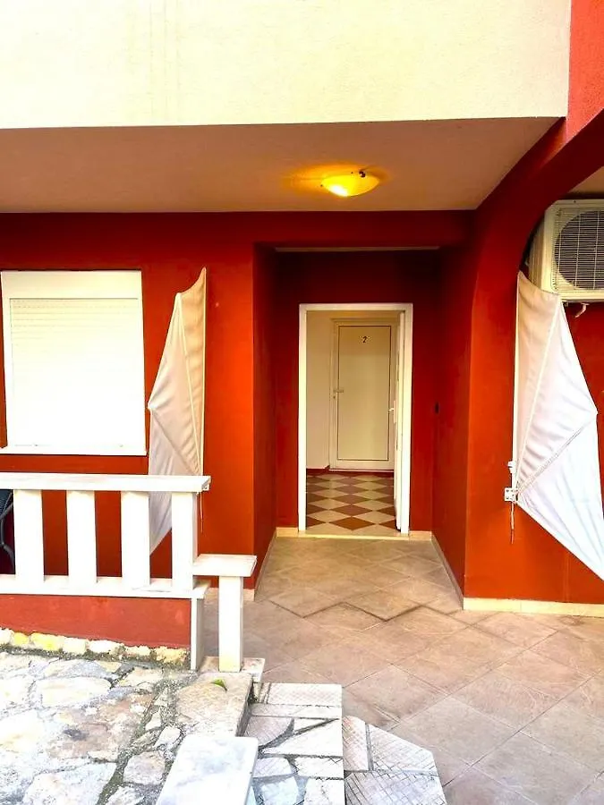 Villa Rudie With 4 Apartments Near The Sea Trogir