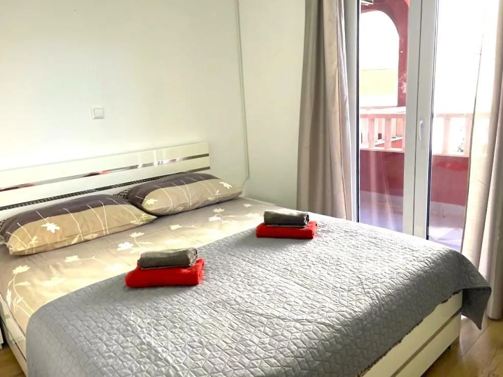 Villa Rudie With 4 Apartments Near The Sea Trogir